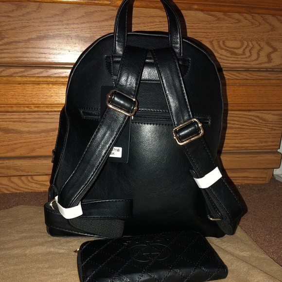 Backpack - Picture 2 of 4